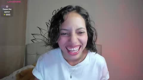 mia3 online show from January 19, 4:54 am