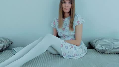 Lily online show from December 14, 3:35 am