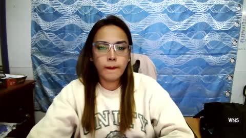 your_dreamgirlxxx69 online show from March 6, 3:02 am