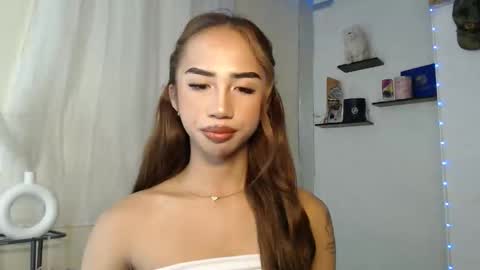 your_girl_cessxoxo online show from April 18, 9:00 am