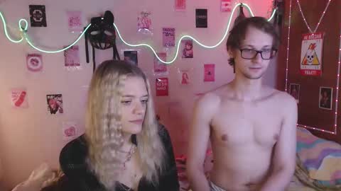 Snapshot of your_horny_friends chatting on September 23, 1:38 pm Your Horny Friends online show from September 23, 1:38 pm