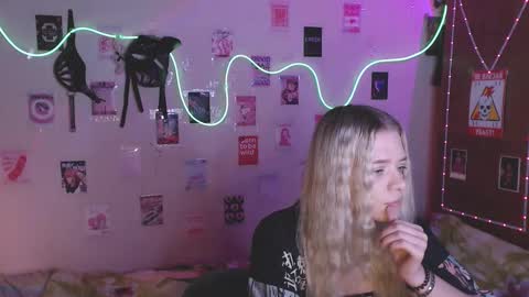 Snapshot of your_horny_friends chatting on October 14, 3:04 pm Your Horny Friends online show from October 14, 3:04 pm