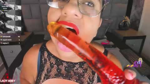 your_lady_milf online show from February 4, 7:51 pm