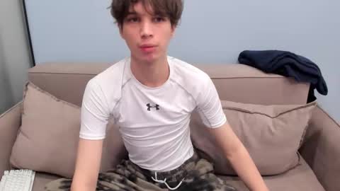 Snapshot of your_shy_guy chatting on September 18, 7:07 pm your_shy_guy online show from September 18, 7:07 pm