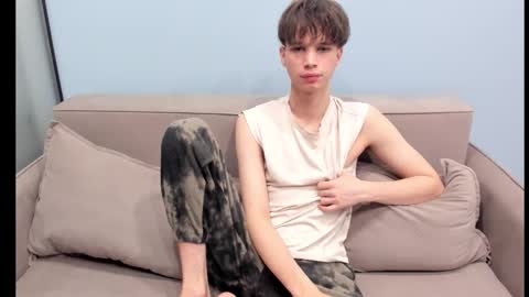 Snapshot of your_shy_guy chatting on October 4, 5:44 pm your_shy_guy online show from October 4, 5:44 pm