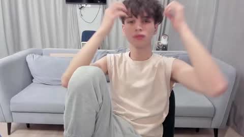 Snapshot of your_shy_guy chatting on February 13, 6:48 pm your_shy_guy online show from February 13, 6:48 pm