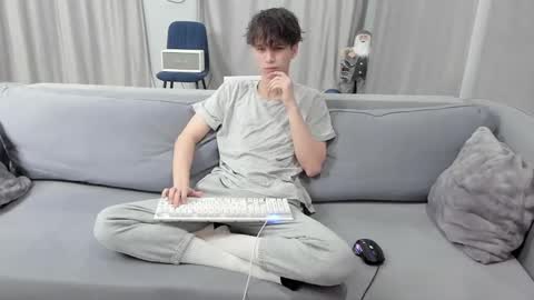 Snapshot of your_shy_guy chatting on February 25, 8:53 pm your_shy_guy online show from February 25, 8:53 pm
