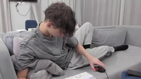 Snapshot of your_shy_guy chatting on February 19, 5:49 pm your_shy_guy online show from February 19, 5:49 pm