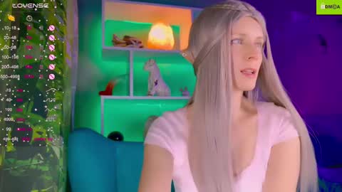 Snapshot of your_spring chatting on October 20, 12:59 am your_spring online show from October 20, 12:59 am