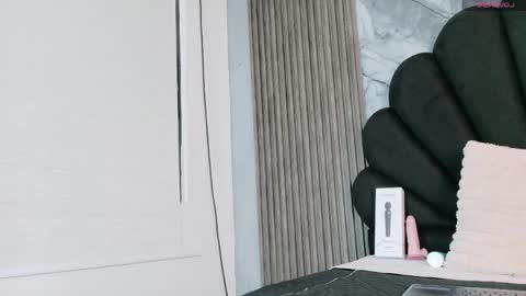 your_submissive_ online show from May 16, 7:45 pm