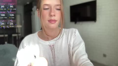 Mia  online show from September 26, 10:56 am