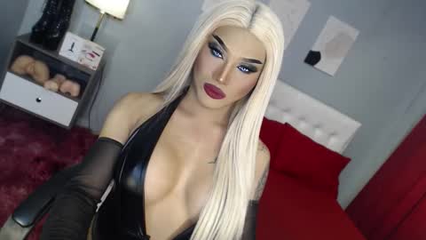 TRICXIEBELLE online show from November 23, 10:08 pm