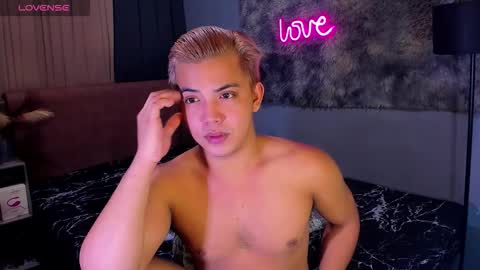 yourasian_bradley online show from November 2, 4:18 pm