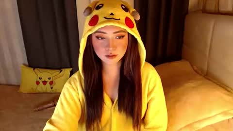 JEN  online show from April 3, 1:07 pm