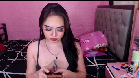 Snapshot of yourdreamisabell chatting on February 17, 1:55 pm yourdreamisabell online show from February 17, 1:55 pm