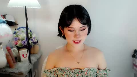 PrettyElla online show from November 9, 11:40 pm