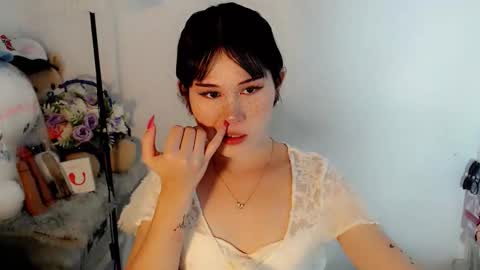 PrettyElla online show from November 16, 7:10 am