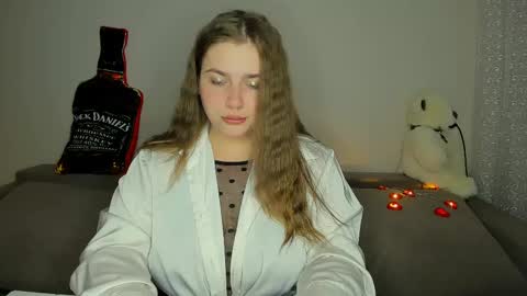 yourgem__ online show from February 18, 8:03 pm