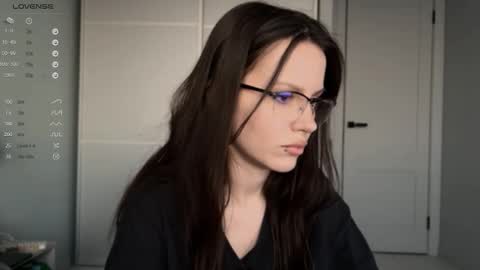 Snapshot of yourher0in chatting on February 23, 11:44 am Aida online show from February 23, 11:44 am