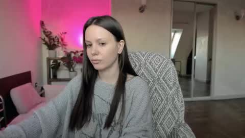 Snapshot of yourher0in chatting on September 15, 12:06 pm Aida online show from September 15, 12:06 pm