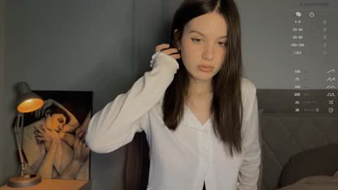 Snapshot of yourher0in chatting on January 19, 9:44 am Aida online show from January 19, 9:44 am