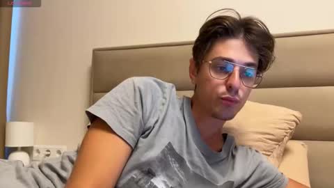 Chris online show from October 20, 6:29 am