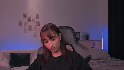 Snapshot of yourjullymoon chatting on October 20, 6:46 pm Jully online show from October 20, 6:46 pm