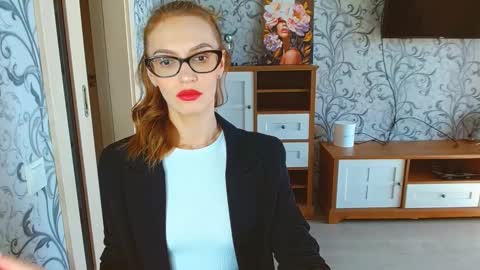 Snapshot of yourladysunshine chatting on September 27, 8:23 am Ksyusha online show from September 27, 8:23 am