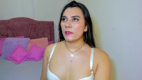 EMELY online show from May 17, 11:47 pm