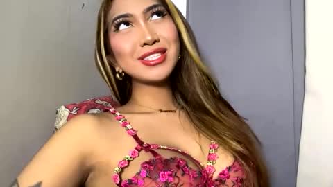 yourlovebella88 online show from March 10, 6:01 pm