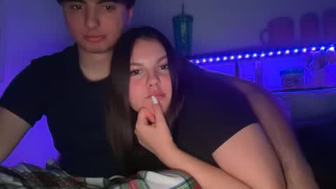 yourmila1 online show from February 15, 3:31 am