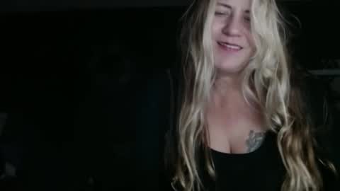 yourmomma999 online show from December 14, 10:56 am