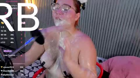 CHLOE online show from March 2, 12:01 pm