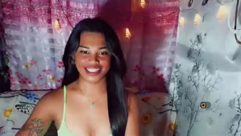 yourqueen_19 online show from May 24, 6:25 pm