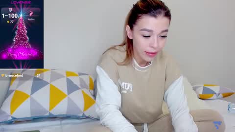 yoursoul_mila online show from December 20, 11:10 am