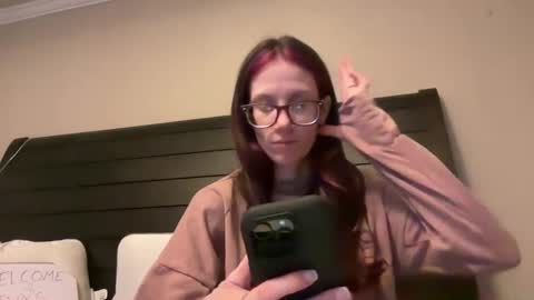 Snapshot of yourstrulylivy chatting on March 7, 12:37 am yourstrulylivy online show from March 7, 12:37 am