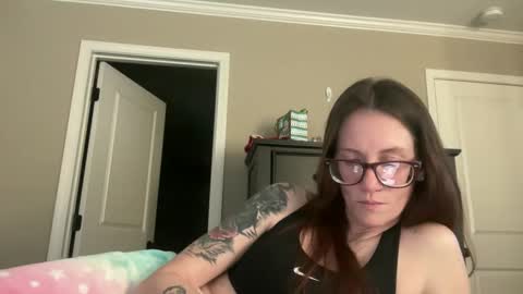 Snapshot of yourstrulylivy chatting on January 16, 10:23 pm yourstrulylivy online show from January 16, 10:23 pm