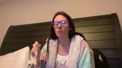 Snapshot of yourstrulylivy chatting on March 10, 1:23 am yourstrulylivy online show from March 10, 1:23 am