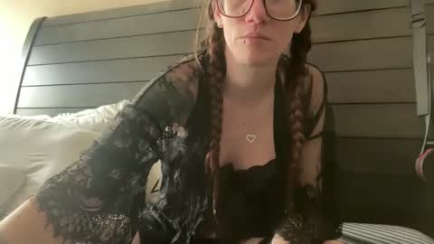 Snapshot of yourstrulylivy chatting on February 20, 5:41 pm yourstrulylivy online show from February 20, 5:41 pm