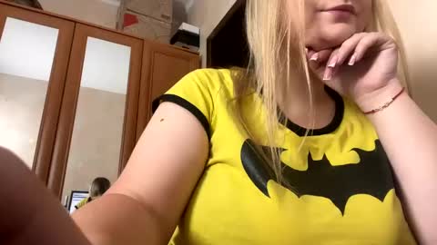 Snapshot of yourswetiegirl chatting on December 3, 10:56 am Sofia online show from December 3, 10:56 am