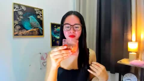 yourtinybunny online show from June 3, 2:33 pm