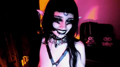 Yue Eclipsa online show from February 16, 8:01 am