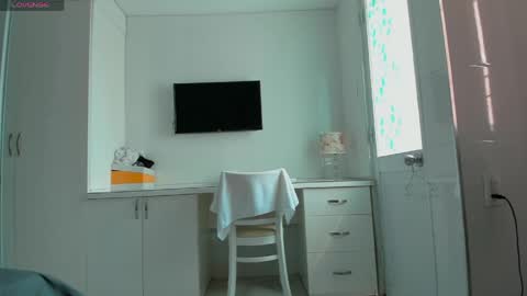 Yuki online show from April 11, 7:45 am