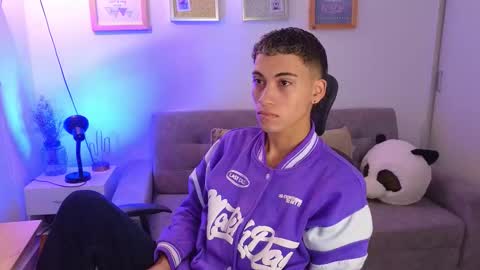 yulian_vasquez online show from November 24, 12:15 pm