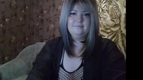 yuliiared online show from December 15, 5:47 am