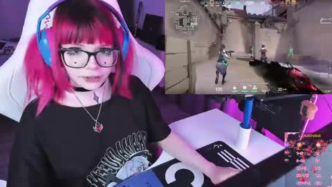 Yumi 3 online show from April 15, 8:20 pm