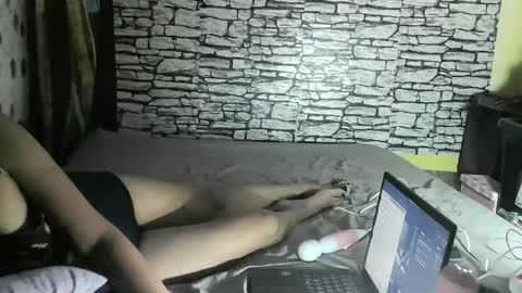 yummyhottiemom online show from February 23, 8:00 pm