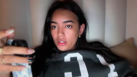 Goddes Renalyn online show from January 12, 8:32 am