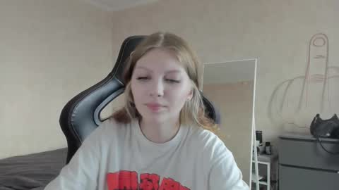 Snapshot of yunarosee chatting on September 13, 12:18 pm yunarosee online show from September 13, 12:18 pm