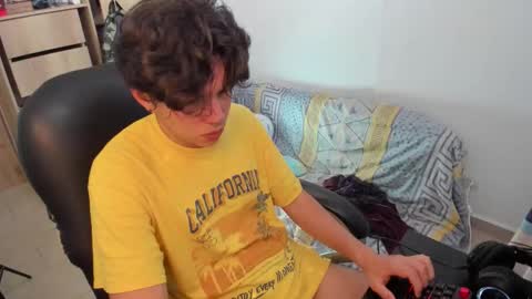 yurii_moody online show from November 10, 7:16 pm